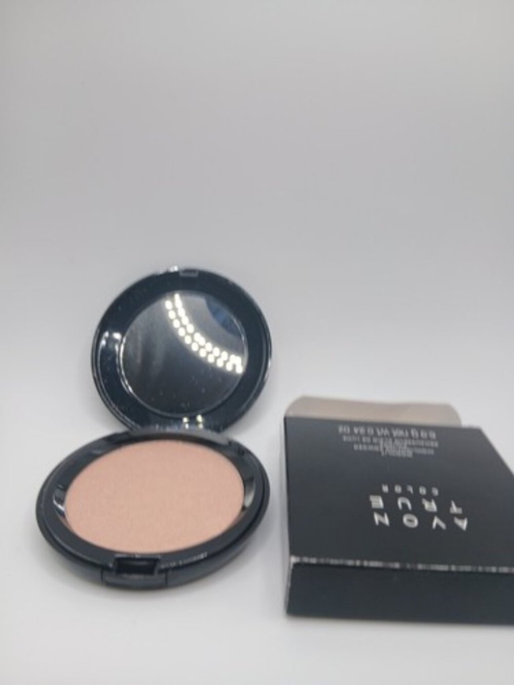 Avon true color moonlit highlighting powder, Shade Quartz